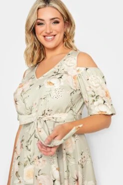 YOURS LONDON - Robe Verte Pastel Fleurie Épaules Ajourées -GrandeTendance Boutique 072c4594 53a8 4f 162149 D