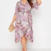 YOURS LONDON - Robe Rose Cache-Coeur Imprimé Floral 1 YOURS LONDON - Robe Rose Cache-Coeur Imprimé Floral -GrandeTendance Boutique 085461de 406e 44 161259 B