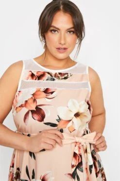 YOURS LONDON - Robe Rose Saumon Floral Patineuse Avec Ceinture 12 YOURS LONDON - Robe Rose Saumon Floral Patineuse Avec Ceinture -GrandeTendance Boutique 0b559ffa 1c87 42 161453 D