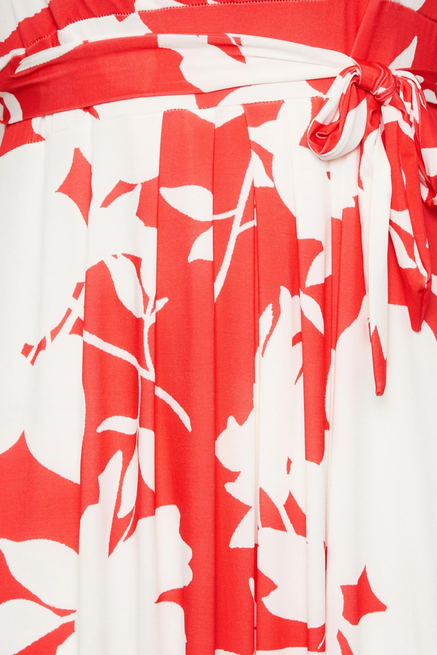 YOURS - Robe Midaxi Rouge & Blanche Cache-Coeur Floral 7 YOURS - Robe Midaxi Rouge & Blanche Cache-Coeur Floral – Image 5