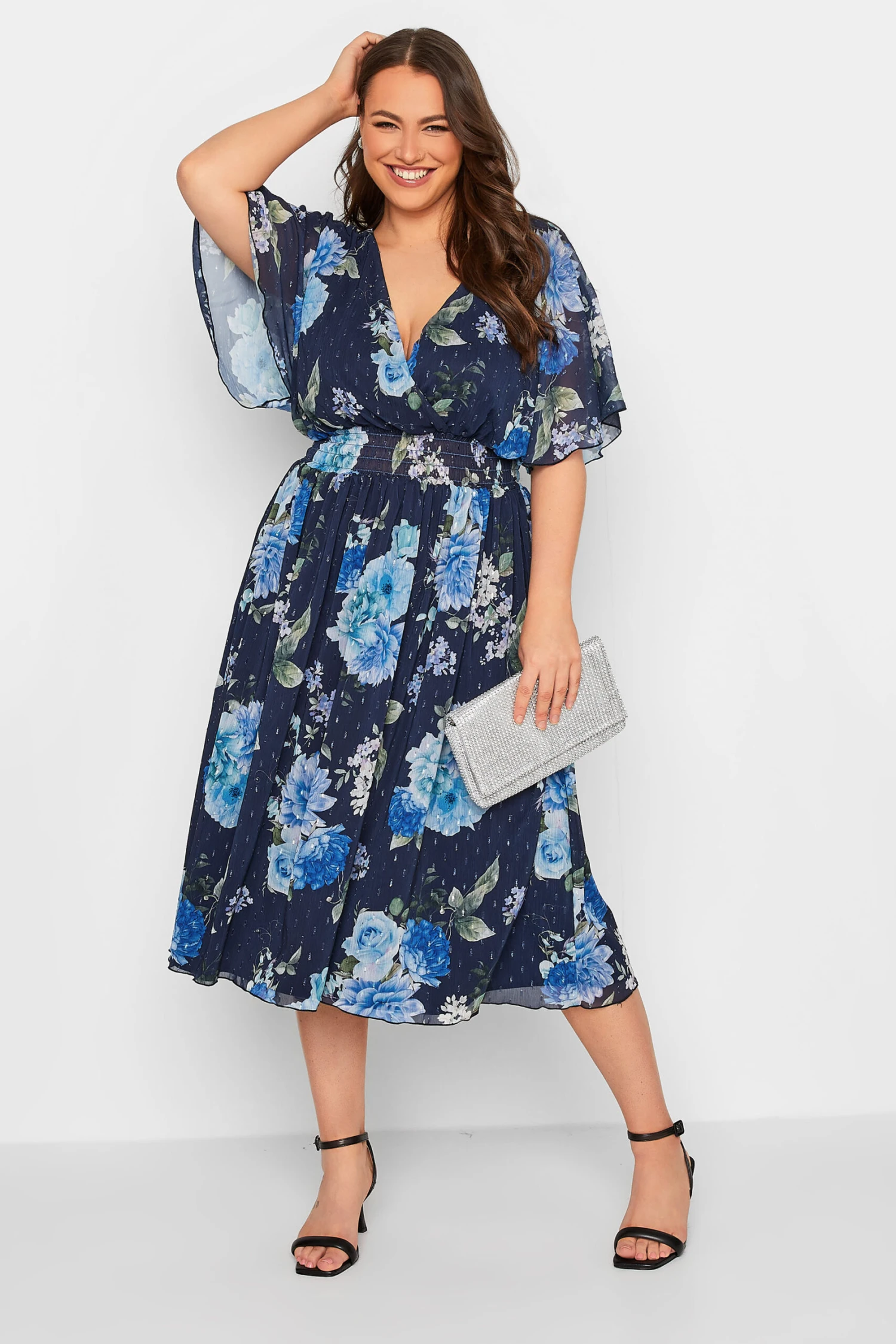 YOURS LONDON - Robe Bleue Marine & Bleu Ciel Floral Cache-Coeur 3 YOURS LONDON - Robe Bleue Marine & Bleu Ciel Floral Cache-Coeur