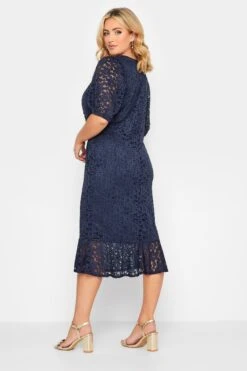 YOURS LONDON - Robe Midi Bleue Marine Cache-Coeur En Dentelle 11 YOURS LONDON - Robe Midi Bleue Marine Cache-Coeur En Dentelle -GrandeTendance Boutique 19faf33e f1f6 4b 162183 C