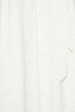 YOURS - Robe Maxi Blanche Cache-Coeur Broderie -GrandeTendance Boutique 1aaf9792 5bd5 4f 137538 Z