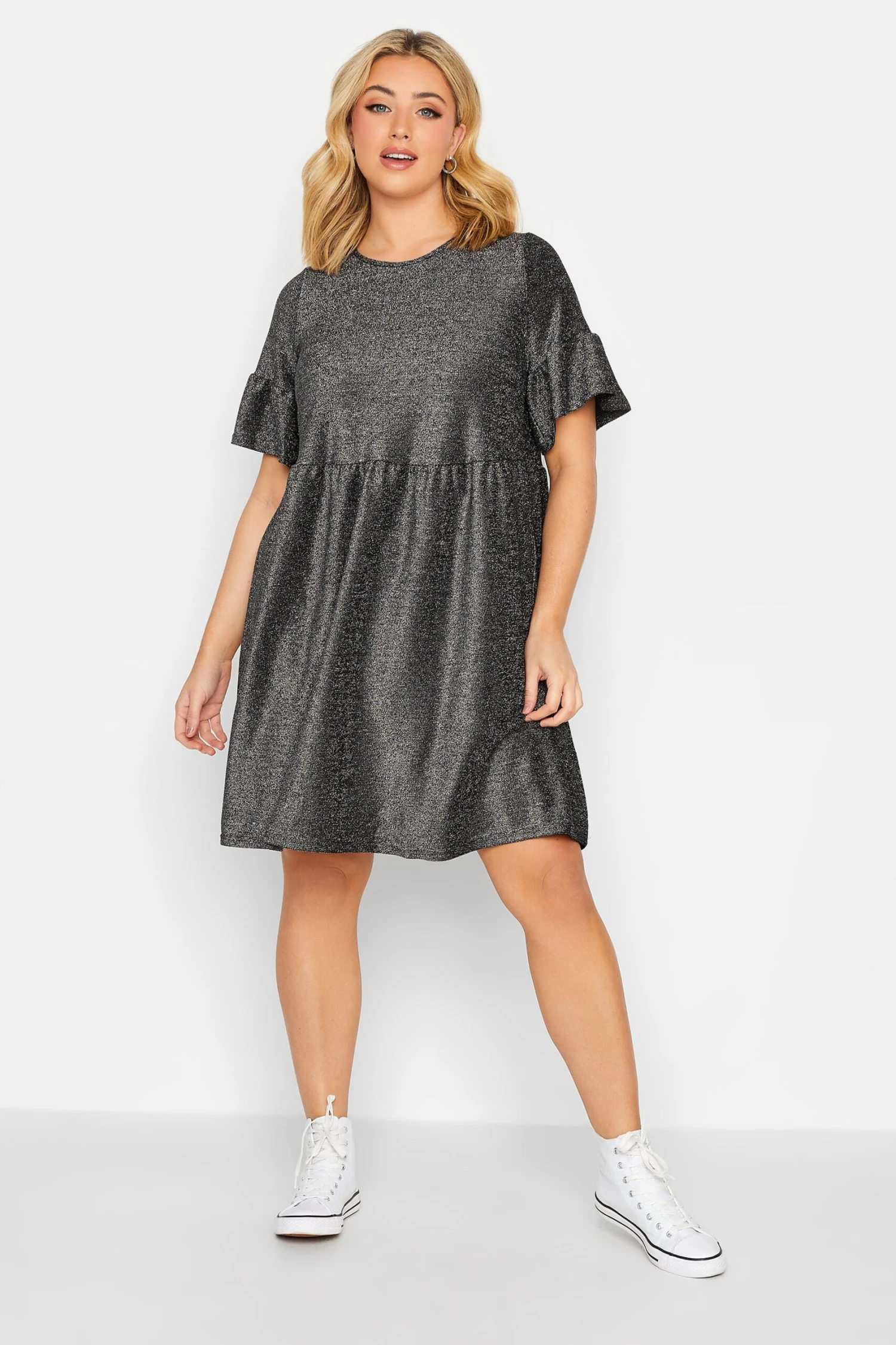 Robe Argentée Smocké Manches Courtes Volantées 4 Robe Argentée Smocké Manches Courtes Volantées – Image 2