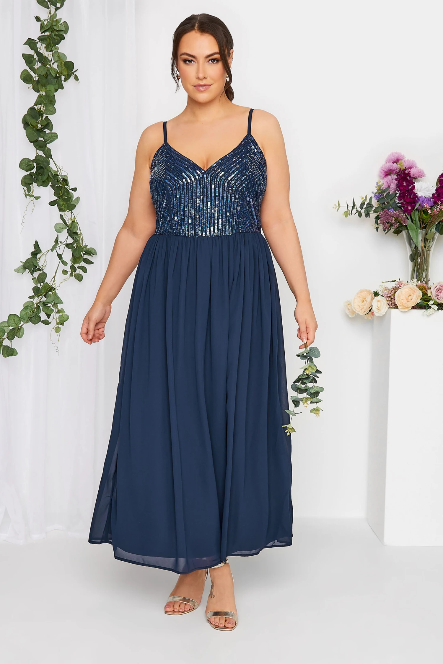 LUXE - Robe Bleue Marine Maxi Fines Bretelles à Sequins 3 LUXE - Robe Bleue Marine Maxi Fines Bretelles à Sequins