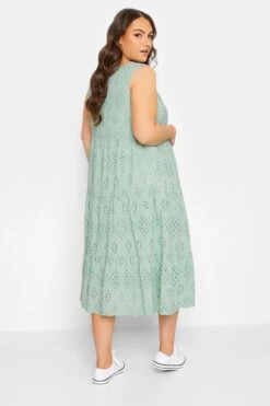 BUMP IT UP MATERNITY - Robe Midi Verte Pastel Broderie Anglaise -GrandeTendance Boutique 257a852f 7a6d 4c 158398 C