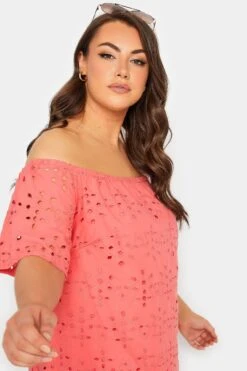 YOURS - Robe Bardot Rose Corail Broderie Anglaise -GrandeTendance Boutique 2632aa1b bab3 41 137467 D