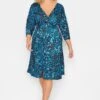 YOURS PETITE - Robe Bleue Tâchetée Animal Cache-Coeur En Jersey -GrandeTendance Boutique 26598a47 e60f 46 174576 A