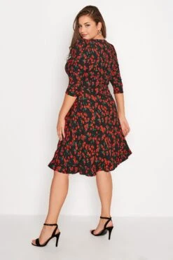 YOURS LONDON - Robe Noire & Rouge Petites Fleurs Volanté 11 YOURS LONDON - Robe Noire & Rouge Petites Fleurs Volanté -GrandeTendance Boutique 2b211d02 7f38 49 161845 C