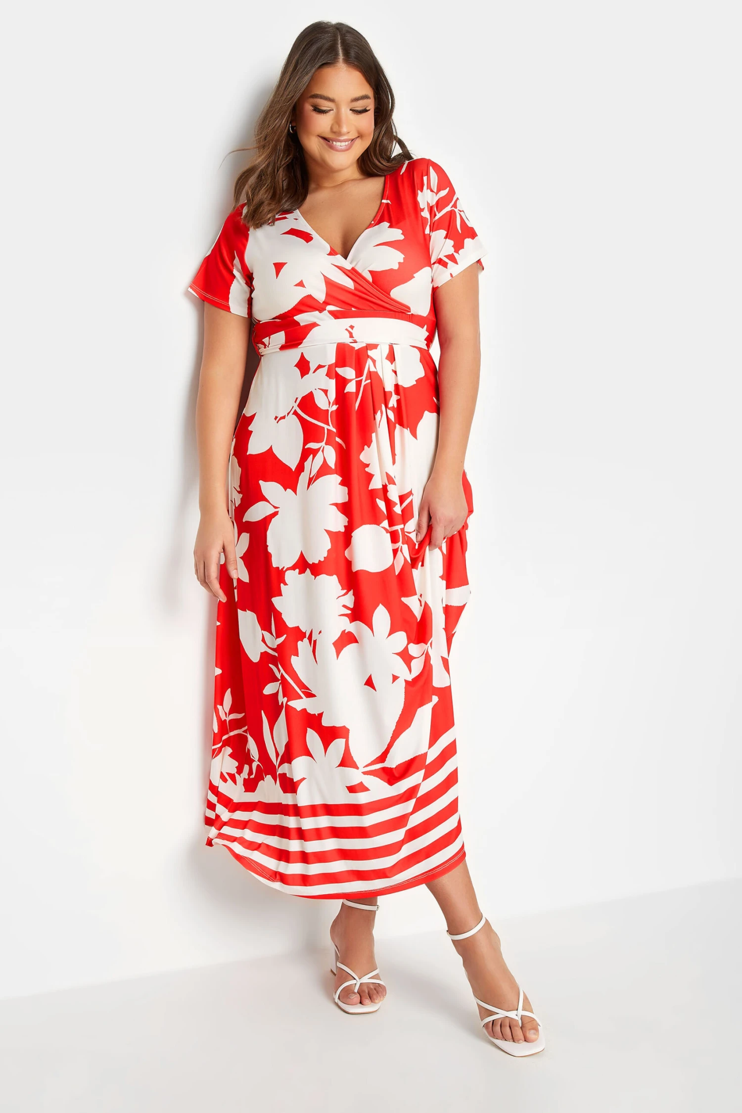 YOURS - Robe Midaxi Rouge & Blanche Cache-Coeur Floral 3 YOURS - Robe Midaxi Rouge & Blanche Cache-Coeur Floral