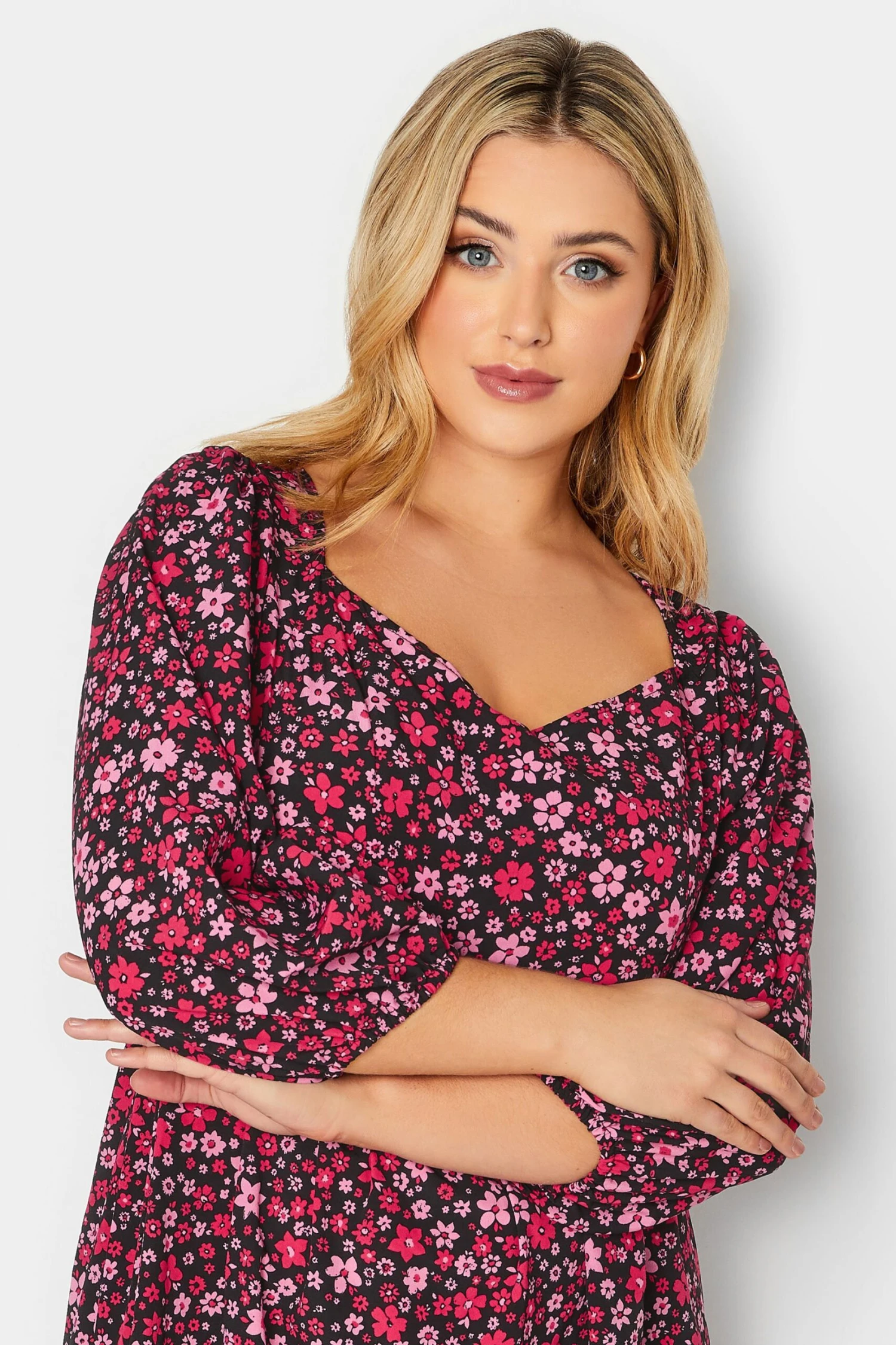 Robe Rose Midi Floral Cache-Coeur Manches Bouffantes 6 Robe Rose Midi Floral Cache-Coeur Manches Bouffantes – Image 4