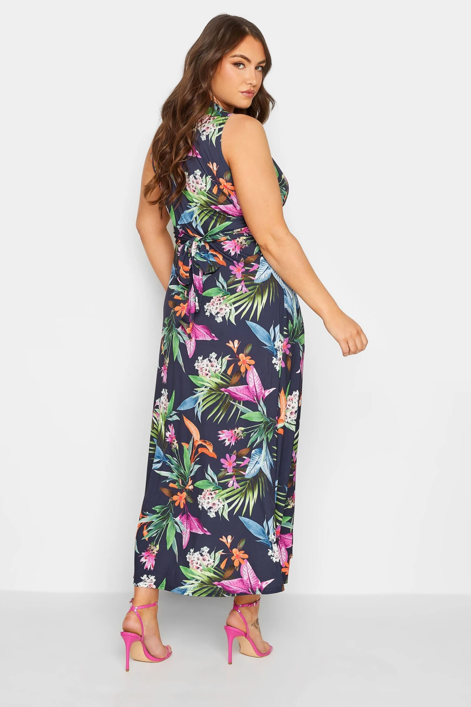YOURS LONDON - Robe Maxi Bleue Marine Tropicale Noeud Avant 5 YOURS LONDON - Robe Maxi Bleue Marine Tropicale Noeud Avant – Image 3