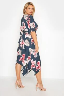 YOURS LONDON - Robe Bleue Marine Floral Design Portefeuille 11 YOURS LONDON - Robe Bleue Marine Floral Design Portefeuille -GrandeTendance Boutique 37c0a561 2a9b 4d 161321 C