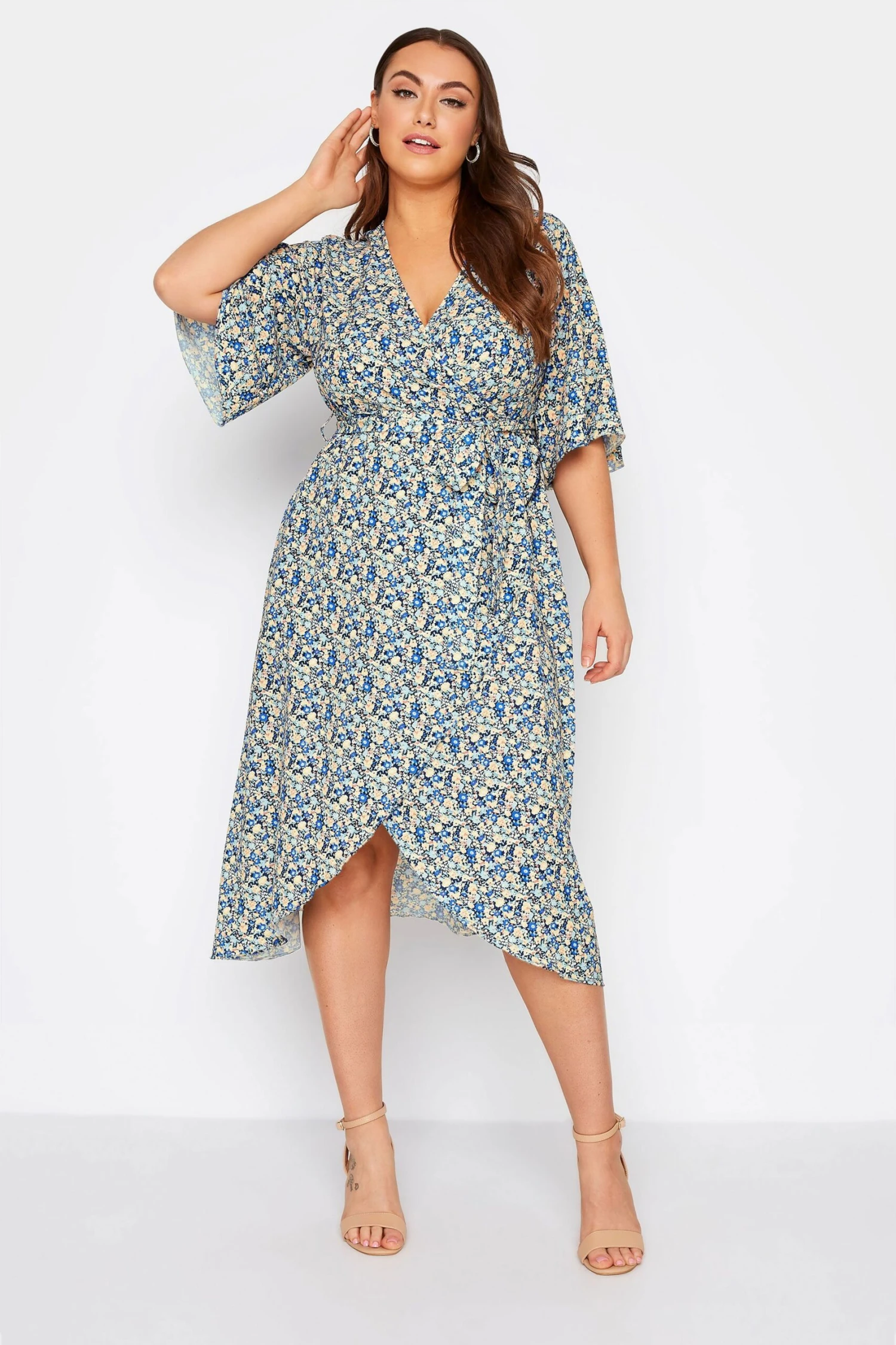 YOURS LONDON - Robe Bleue Floral Cache-Coeur 4 YOURS LONDON - Robe Bleue Floral Cache-Coeur – Image 2