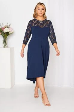 YOURS LONDON - Robe Bleu Marine Midi Encolure & Manches Dentelle