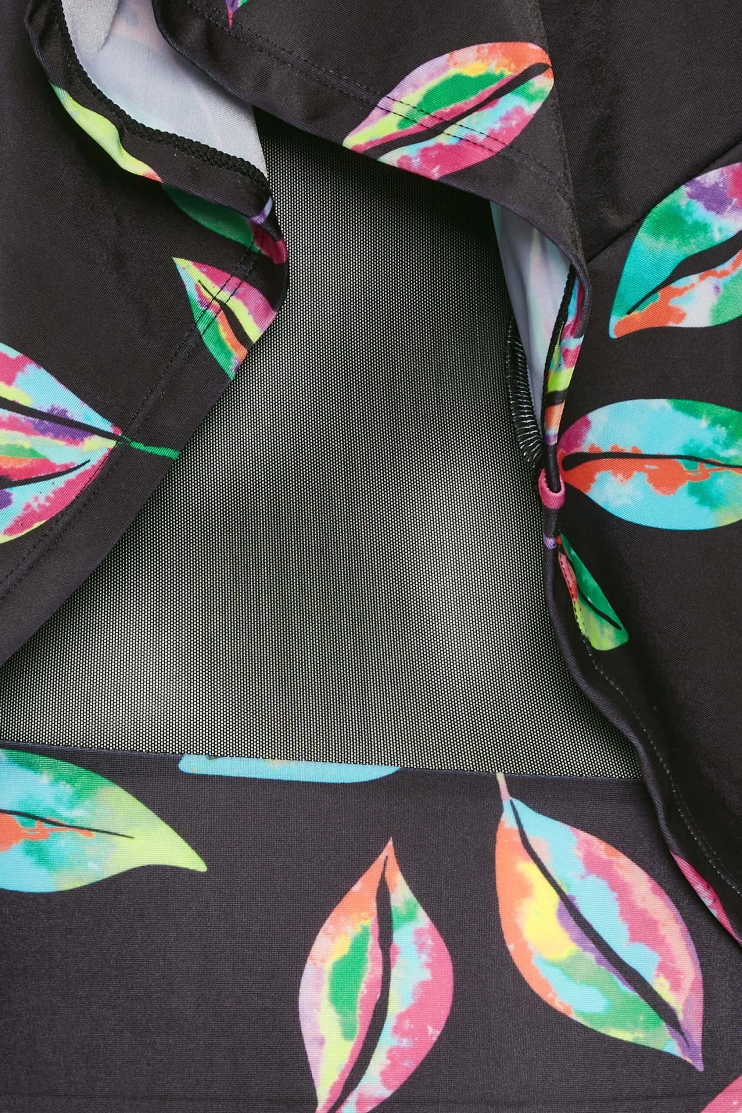 YOURS - Robe De Bain Noire Tropicale Volantée 8 YOURS - Robe De Bain Noire Tropicale Volantée – Image 6