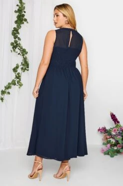 YOURS LONDON - Robe Bleue Foncée Maxi En Mousseline Demoiselle D'Honneur 11 YOURS LONDON - Robe Bleue Foncée Maxi En Mousseline Demoiselle D'Honneur -GrandeTendance Boutique 64b9e075 dd79 4a 161889 C