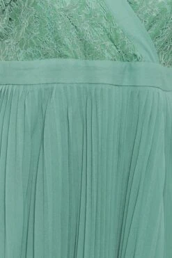 YOURS LONDON - Robe Verte Pastel Dentelle Volantée Demoiselle D'Honneur -GrandeTendance Boutique 68957d22 a5e9 4a 161899 Z