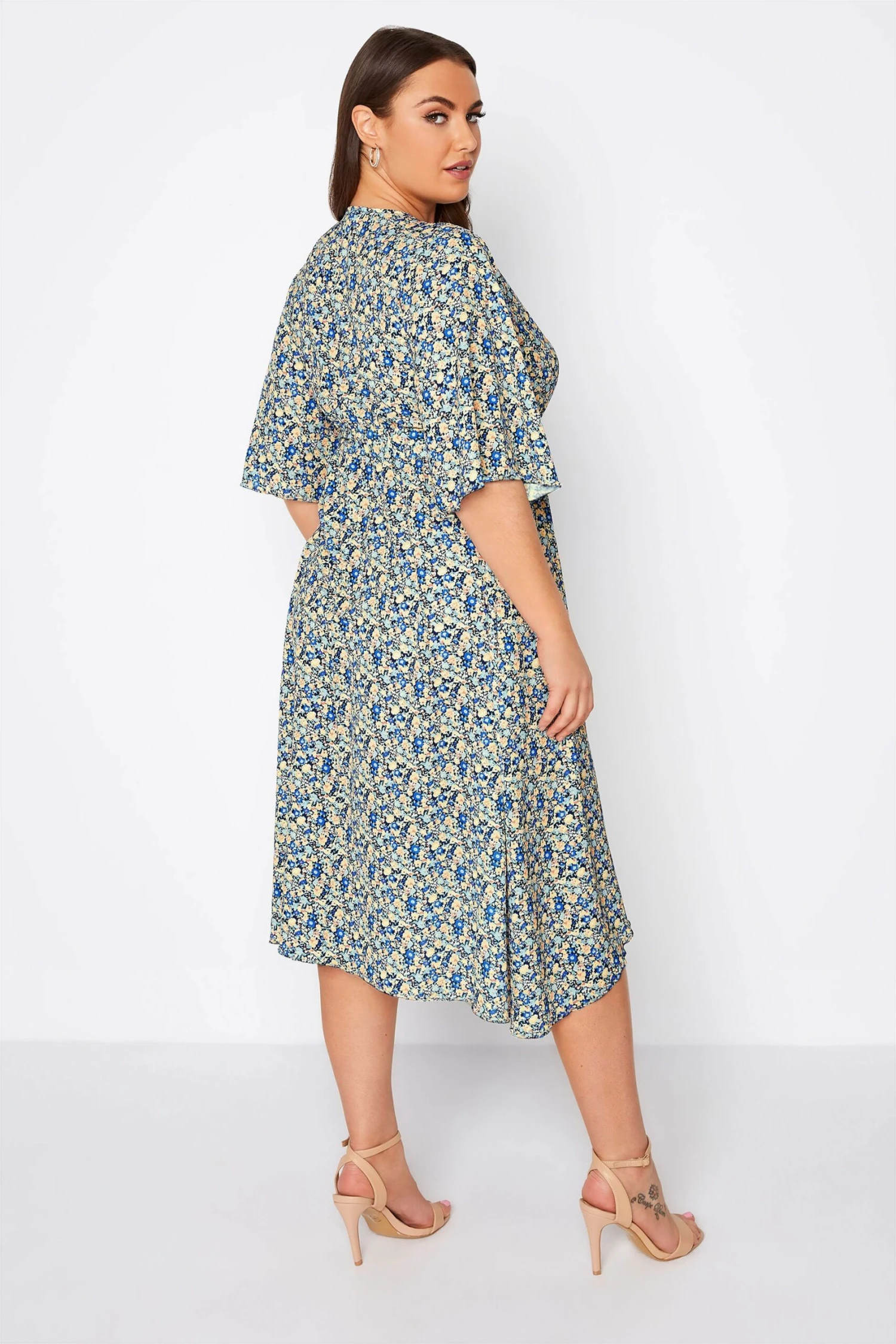YOURS LONDON - Robe Bleue Floral Cache-Coeur 5 YOURS LONDON - Robe Bleue Floral Cache-Coeur – Image 3