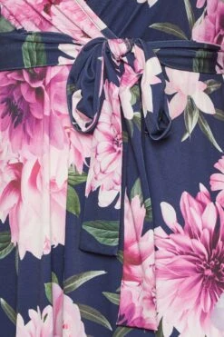 YOURS LONDON - Robe Bleue Marine Floral Rose Ourlet Roulanté -GrandeTendance Boutique 6b73b82c bf71 4e 162104 Z