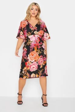 YOURS PETITE - Robe Midi Noire Floral Rose Cache-Coeur -GrandeTendance Boutique 6edd6388 2854 46 174574 B