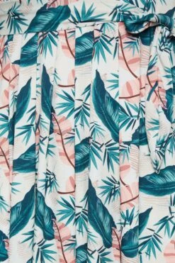 YOURS - Robe Maxi Cache-Coeur Bleue Sarcelle & Rose Feuilles Volanté 13 YOURS - Robe Maxi Cache-Coeur Bleue Sarcelle & Rose Feuilles Volanté -GrandeTendance Boutique 6f88c9ff 907d 46 302157 Z