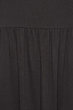 LIMITED COLLECTION - Robe Noire Smocké Volanté Encolure Coeur -GrandeTendance Boutique 71adb7a8 256c 49 215537 Z