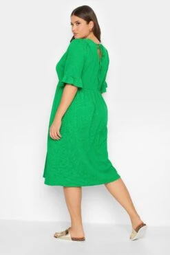 YOURS - Robe Midi Verte Texturée Smocké Manches Courtes -GrandeTendance Boutique 73c84db5 d686 44 137507 C