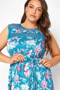 Robe Bleue Ciel Floral Empiècement Filet Patineuse 12 Robe Bleue Ciel Floral Empiècement Filet Patineuse -GrandeTendance Boutique 74a2125b 2b5c 42 300804 D