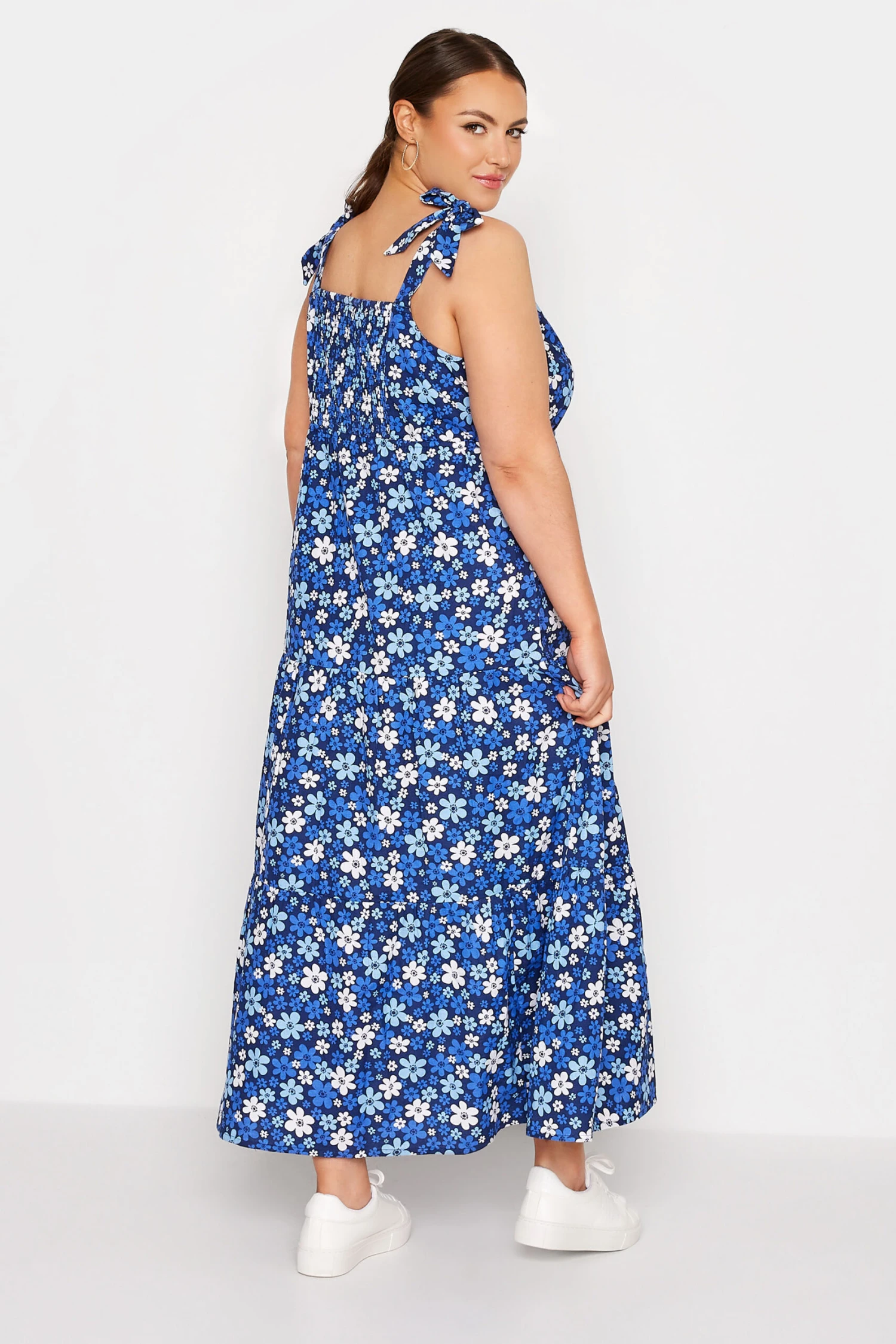 LIMITED COLLECTION - Robe Bleue Marine Maxi Floral à Noeuds 5 LIMITED COLLECTION - Robe Bleue Marine Maxi Floral à Noeuds – Image 3