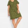 YOURS PETITE - Robe Verte Kaki Broderie Anglaise Smocké -GrandeTendance Boutique 88188161 8bd2 42 174546 A