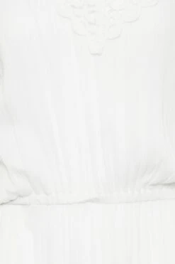 YOURS PETITE - Robe Blanche Crochet Style Kaftan -GrandeTendance Boutique 896f565b 26c4 46 174813 Z