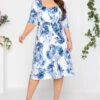 YOURS LONDON - Robe Bleue & Blanche Floral Manches Courtes 2 YOURS LONDON - Robe Bleue & Blanche Floral Manches Courtes -GrandeTendance Boutique 8d7a708b 47fe 46 162091 B