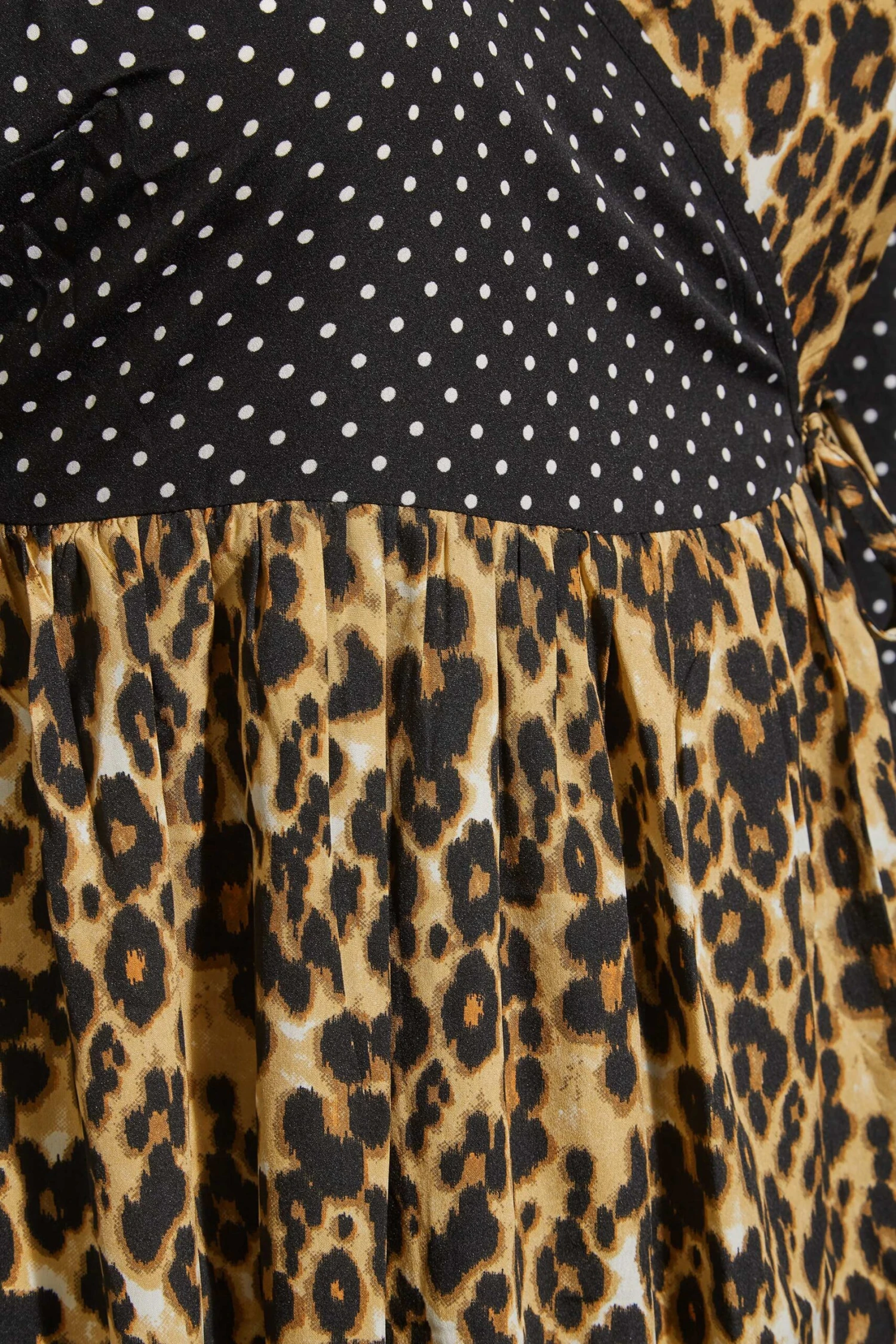 LIMITED COLLECTION - Robe Cache-Coeur Noire Contrastée Léopard & Pois 7 LIMITED COLLECTION - Robe Cache-Coeur Noire Contrastée Léopard & Pois – Image 5