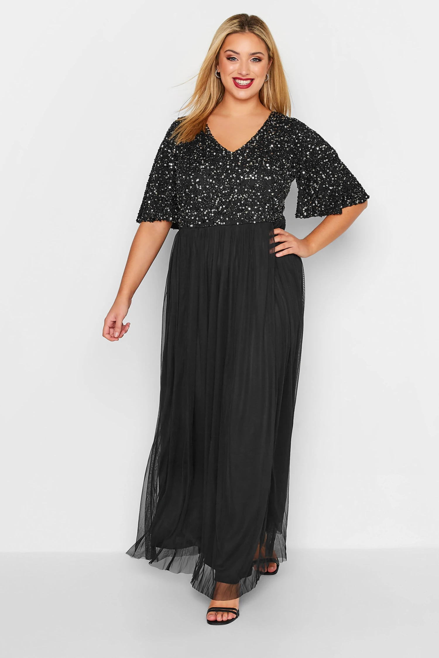 LUXE - Robe Noire Maxi Sequins Manches Courtes & Volantées 3 LUXE - Robe Noire Maxi Sequins Manches Courtes & Volantées