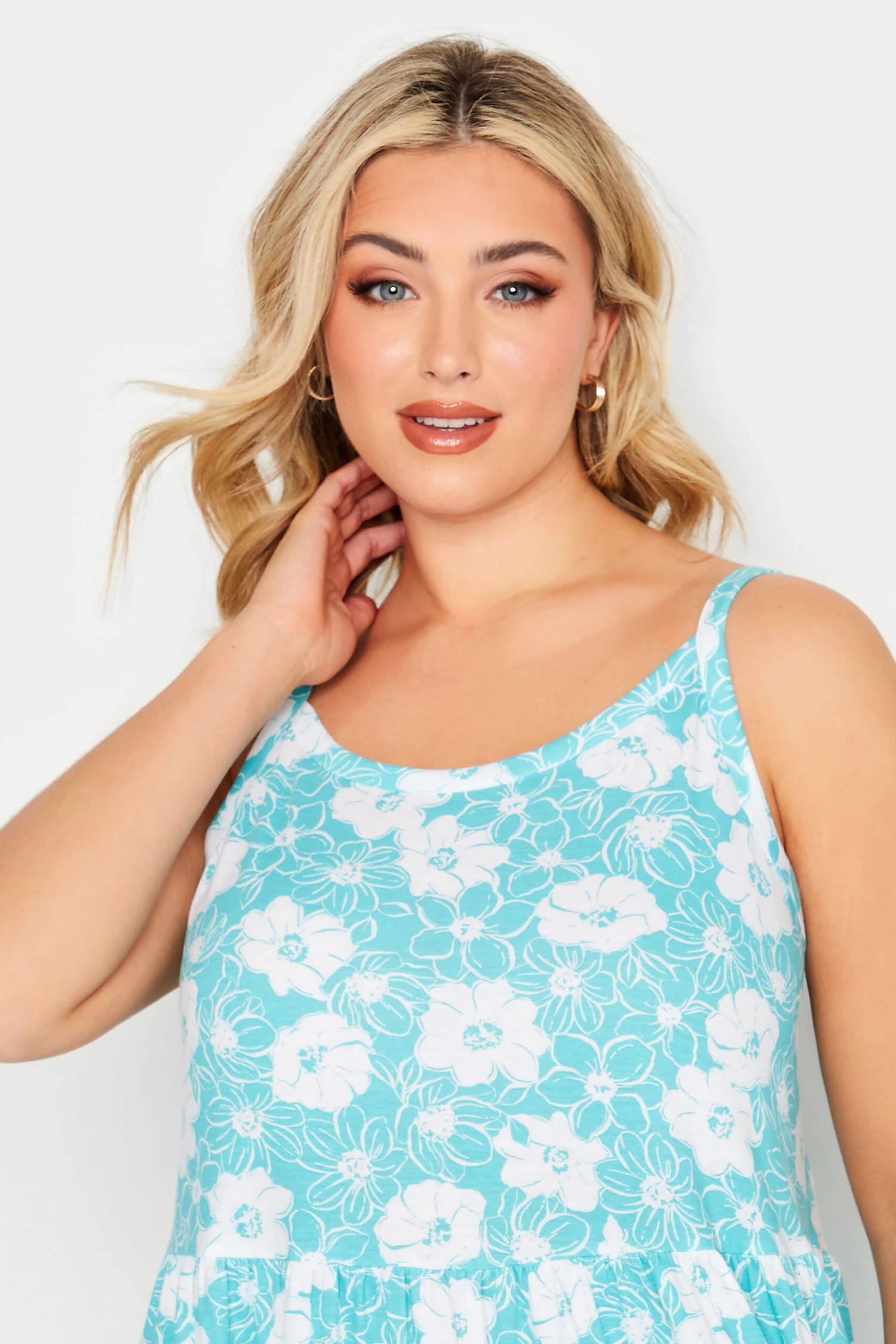YOURS - Robe Bleue Clair Floral Volantée Fines Bretelles Maxi En Jersey 6 YOURS - Robe Bleue Clair Floral Volantée Fines Bretelles Maxi En Jersey – Image 4