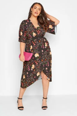 YOURS LONDON - Robe Noire En Floral Style Portefeuille