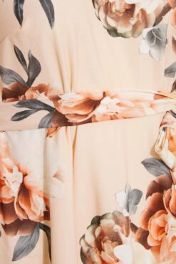 YOURS LONDON - Robe Rose Saumon Floral Patineuse Avec Ceinture 13 YOURS LONDON - Robe Rose Saumon Floral Patineuse Avec Ceinture -GrandeTendance Boutique 9e42e655 a4d4 48 161453 Z