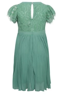 YOURS LONDON - Robe Verte Pastel Dentelle Volantée Demoiselle D'Honneur -GrandeTendance Boutique a54ae58f f4b6 43 161899 Y