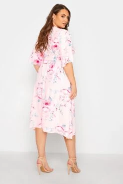 YOURS LONDON - Robe Rose Poudré Floral Style Portefeuille -GrandeTendance Boutique a62ead6c 6e3b 40 161279 CR