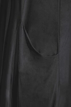 Robe Noire Sans Manches Midi En Jersey à Poches -GrandeTendance Boutique a82190b6 7800 44 137189 Z