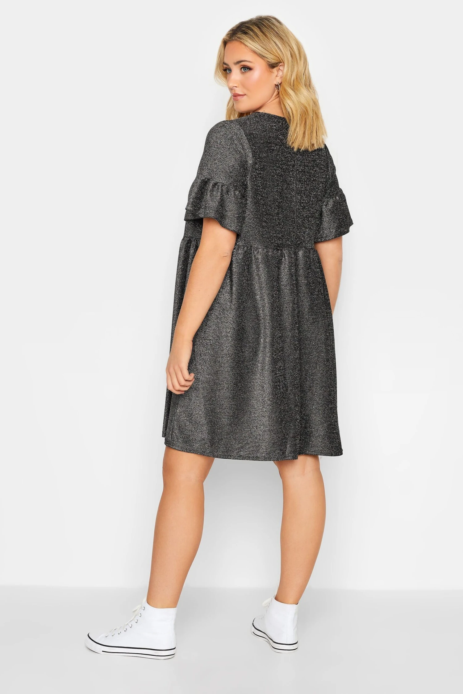 Robe Argentée Smocké Manches Courtes Volantées 5 Robe Argentée Smocké Manches Courtes Volantées – Image 3