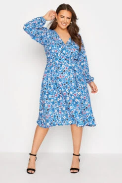 YOURS LONDON - Robe Bleue Ciel Floral Style En Cache-Coeur