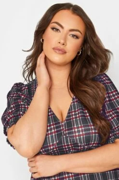 Robe Midi Noire & Rouge Carreaux Volanté 13 Robe Midi Noire & Rouge Carreaux Volanté -GrandeTendance Boutique afbd9e56 82a0 45 174142 D