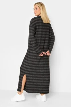 YOURS LUXURY - Robe-Pull Maxi Grise & Noire à Rayures 12 YOURS LUXURY - Robe-Pull Maxi Grise & Noire à Rayures -GrandeTendance Boutique b037f65f 84ac 4e 301482 C