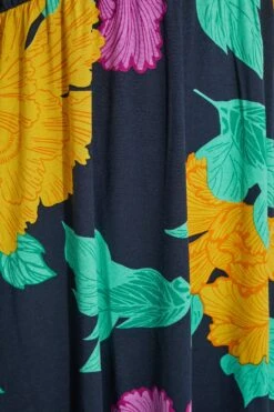 Robe Noire Fleurs Vertes & Jaunes Épaules Ajourées -GrandeTendance Boutique b31c4f76 b246 40 300800 Z