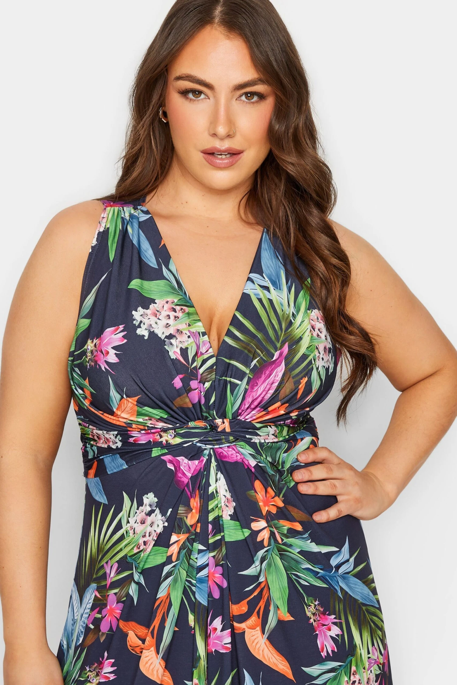 YOURS LONDON - Robe Maxi Bleue Marine Tropicale Noeud Avant 6 YOURS LONDON - Robe Maxi Bleue Marine Tropicale Noeud Avant – Image 4