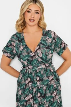 YOURS - Robe Maxi Cache-Coeur Noire Imprimé Feuilles Tropicales Volanté 12 YOURS - Robe Maxi Cache-Coeur Noire Imprimé Feuilles Tropicales Volanté -GrandeTendance Boutique b753e9e7 cac6 4c 302162 D