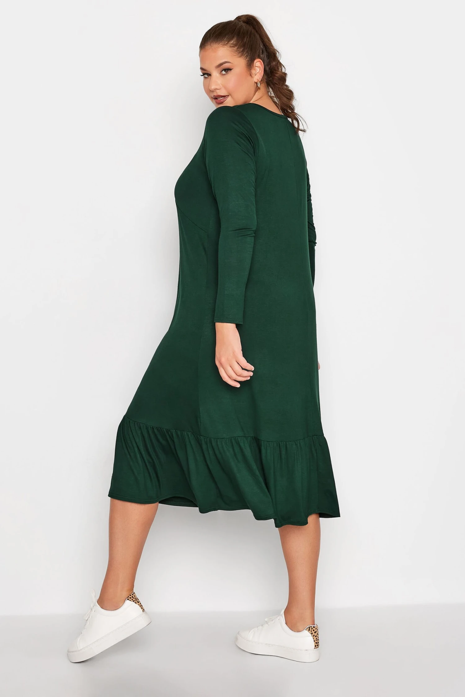 LIMITED COLLECTION - Robe Verte Longueur Midaxi Volanté 6 LIMITED COLLECTION - Robe Verte Longueur Midaxi Volanté – Image 4