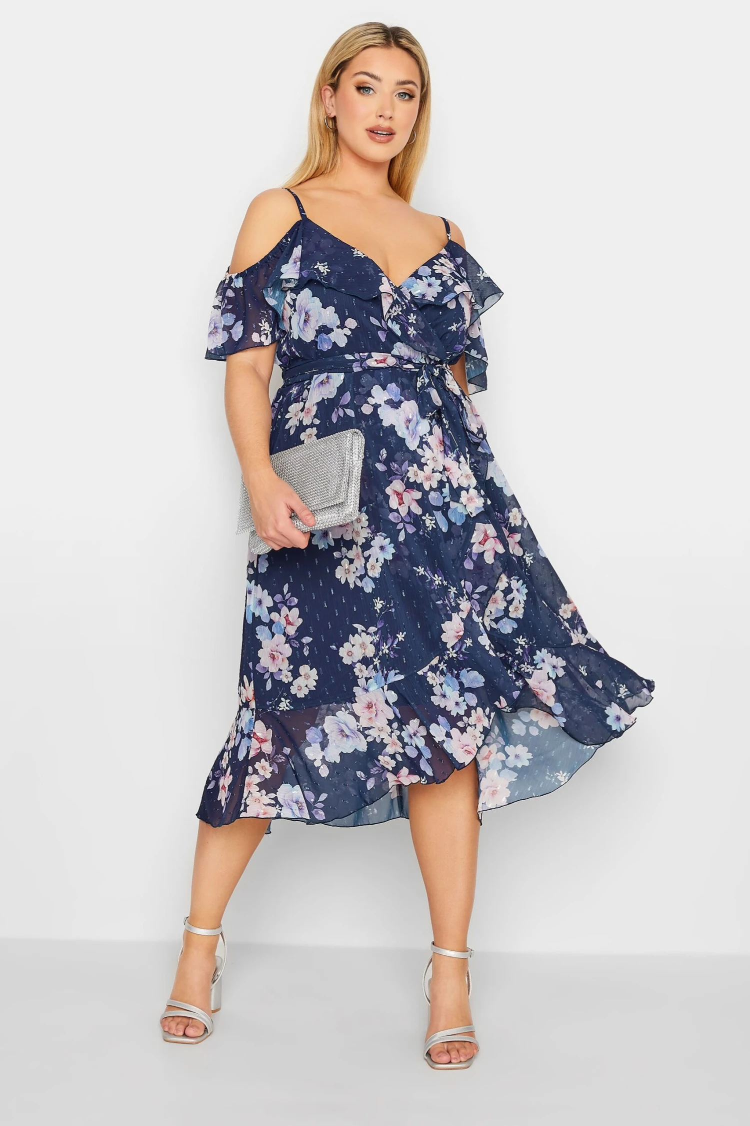 YOURS LONDON - Robe Bleue Marine Floral Épaules Ajourées 3 YOURS LONDON - Robe Bleue Marine Floral Épaules Ajourées